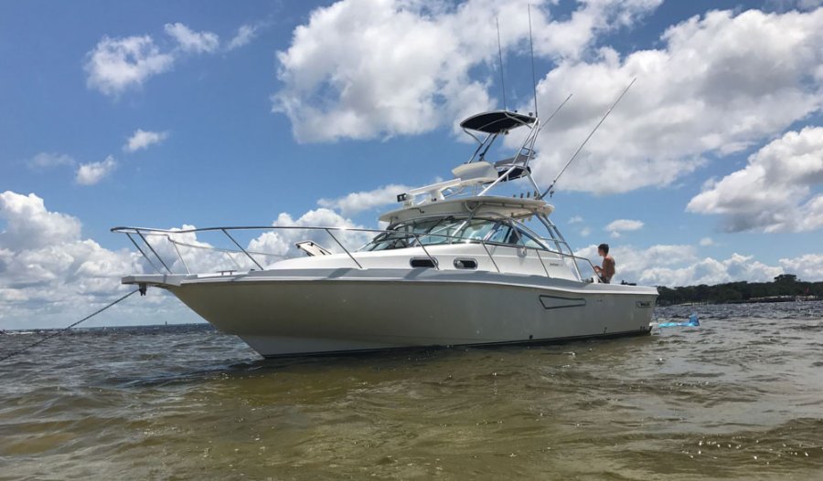 Boston Whaler Defiance 34.jpg