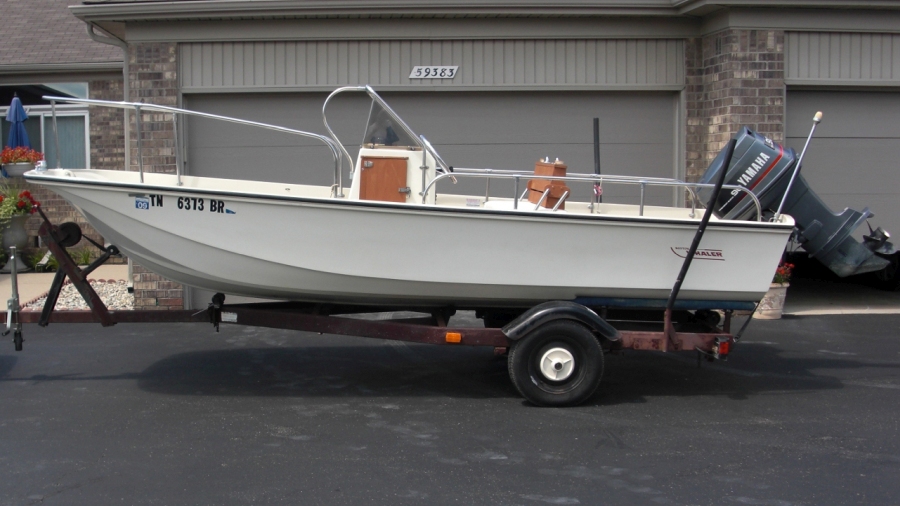 1975 Boston Whaler Montauk.JPG