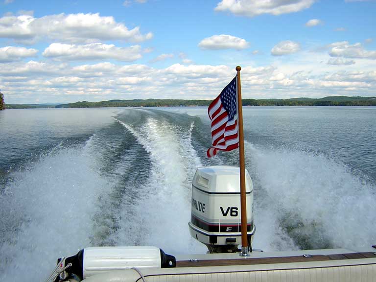 Photo: Classic Boston Whaler REVENGE 22 W-T WD at speed; view of wake