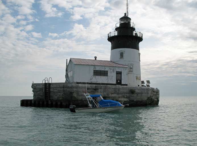 Photo: GAMBLER at the Detroit River Light in Lake Erie