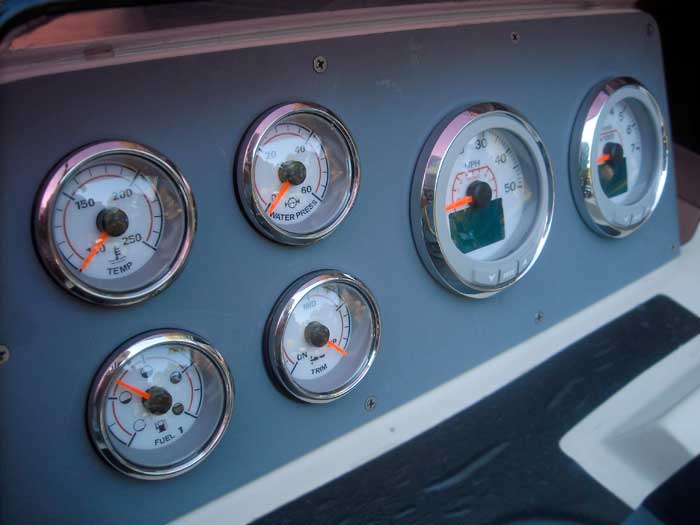 Photo: Evinrude ICON gauges mounted on boat instrument panel