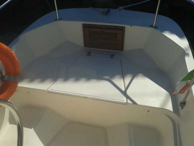 View of bow of 17-foot center console boat that resembles a Boston Whaler MONTAUK.