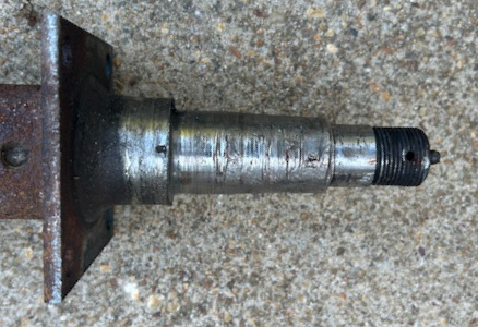 damagedAxleSpindle.jpg