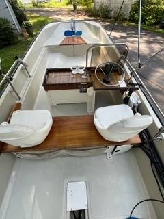 whaler bucket seats.jpg