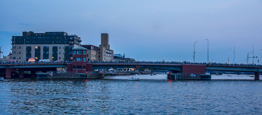 Ray_Nitschke_Memorial_Bridge.jpeg