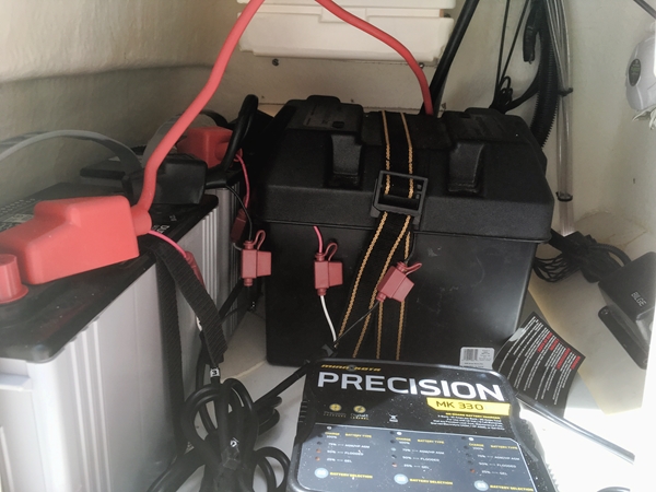 Batteries Charger.jpg