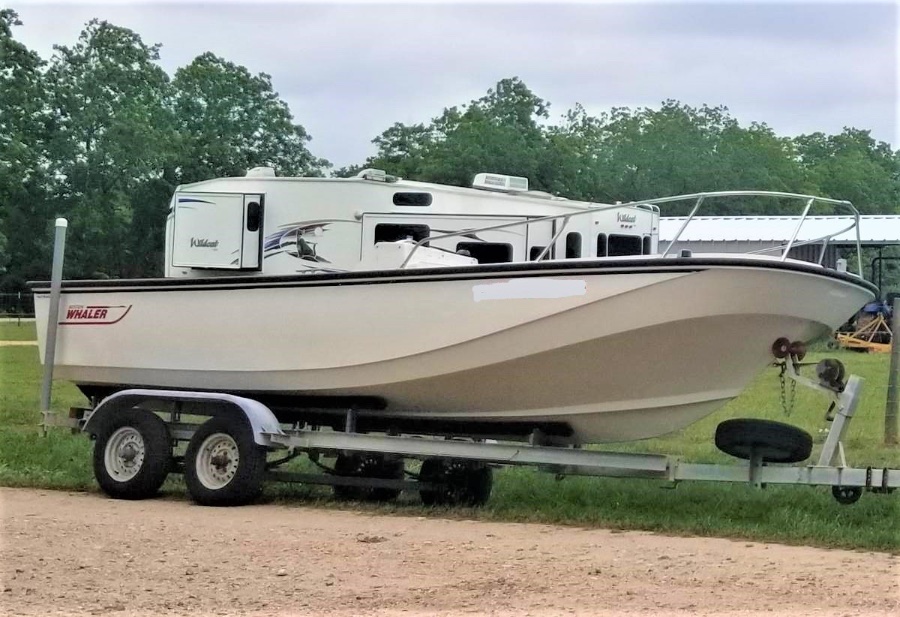 78' Boston Whaler Outrage V20_5.jpg