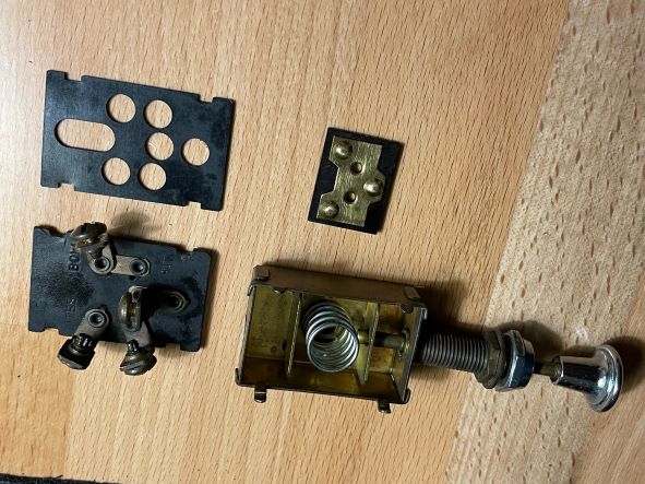 Cole Hersee switch disassembled pic 1.jpeg