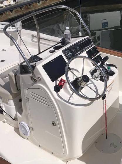 new170MontaukCenterConsole.jpg