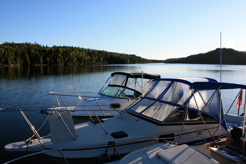 Photo: Boston Whaler boats rafted together at anchor in Chippewa Harbor, Isle Royale, Lake Superior.