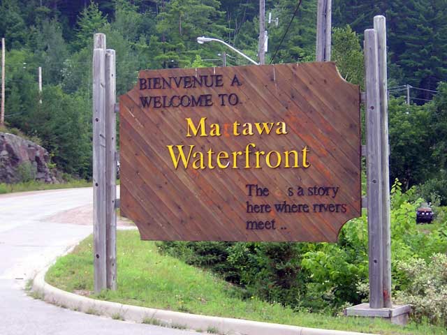 Photo: Sign at entrance to the marina in Mattawa, Ontario